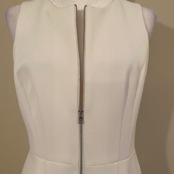 Ivory BCBG MaxAzria Unique Gown - Picture 3 of 11